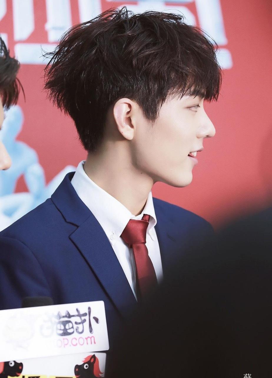 疯狂心动啊 肖战20160206燃烧吧少年总决赛采访 cr:logo