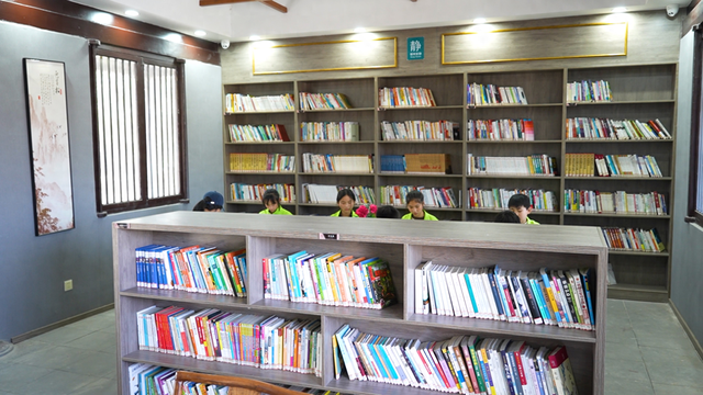 商丘:图书馆"藏"在公园里 赏景读书两相宜