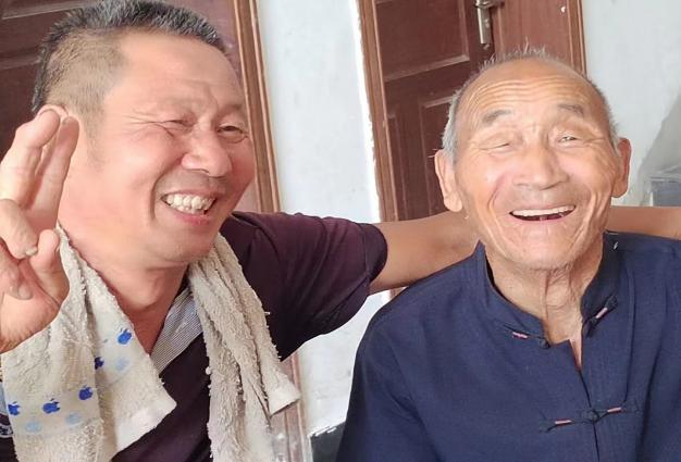 关于我们的节日重阳笑出幸福孝满颍州之老年人微笑照片展作品评选结果