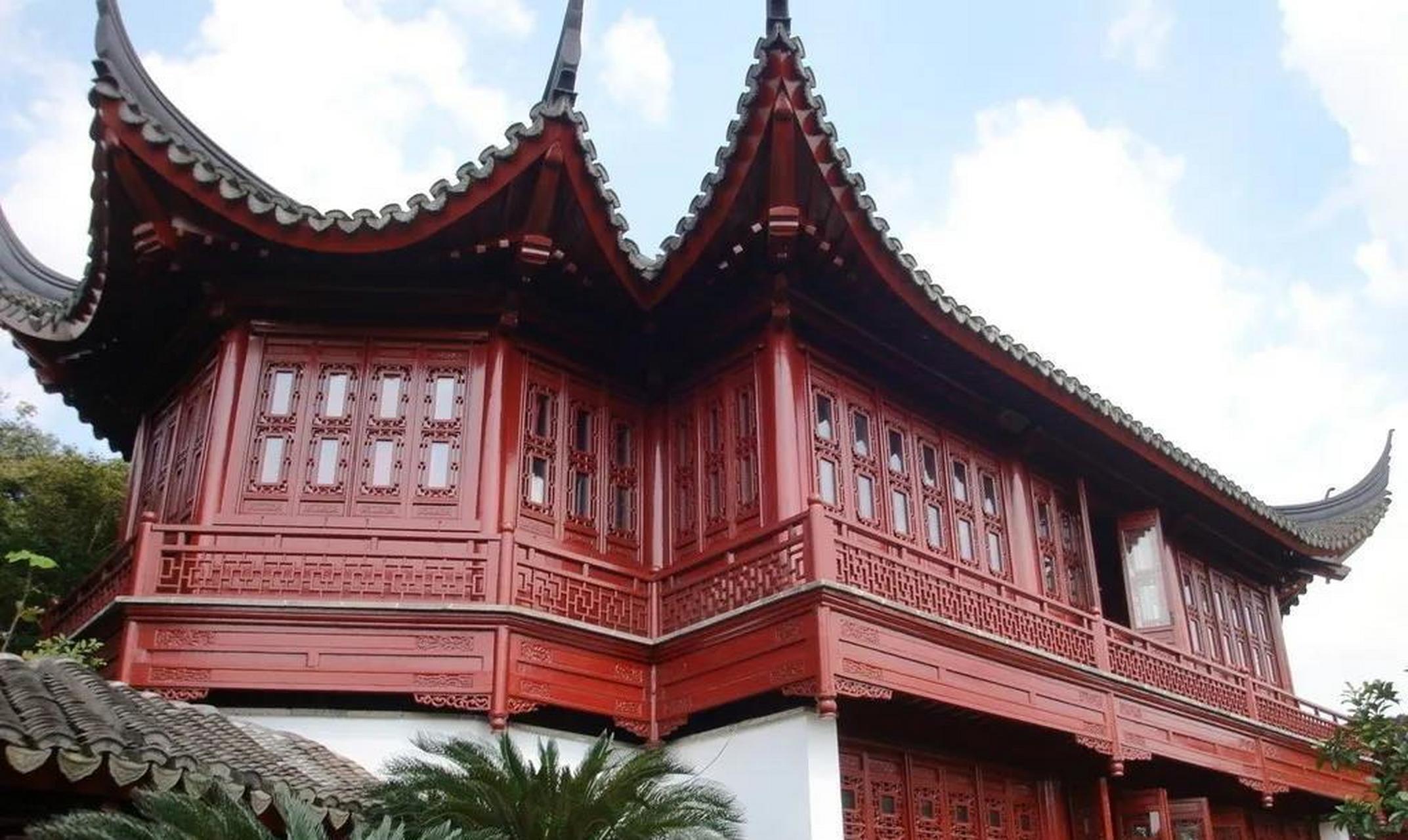 厦门远华红楼里的红粉陪侍女有何魔力 建于1996年的厦门远华红楼是一