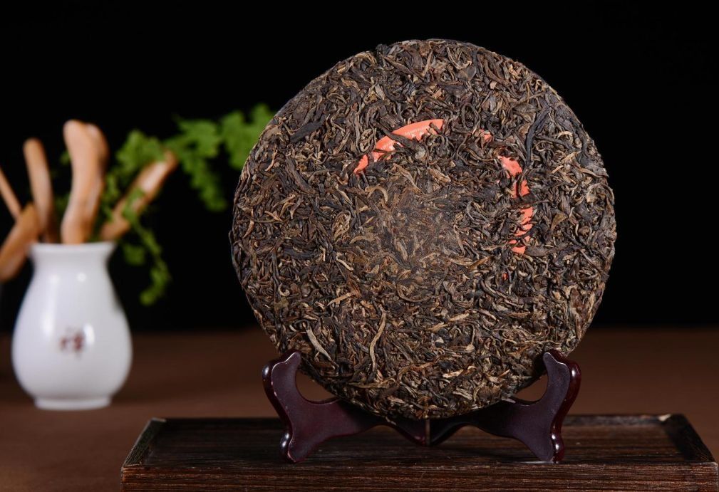 品尝大益普洱茶班章茶王青饼时,需要注意的一些细节