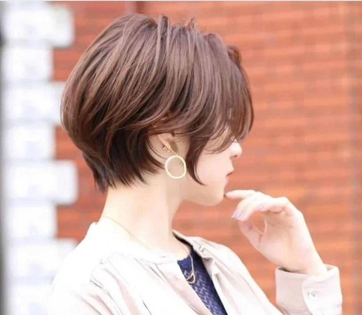 超短齐耳纹理短发,可a可甜,瘦脸减龄.