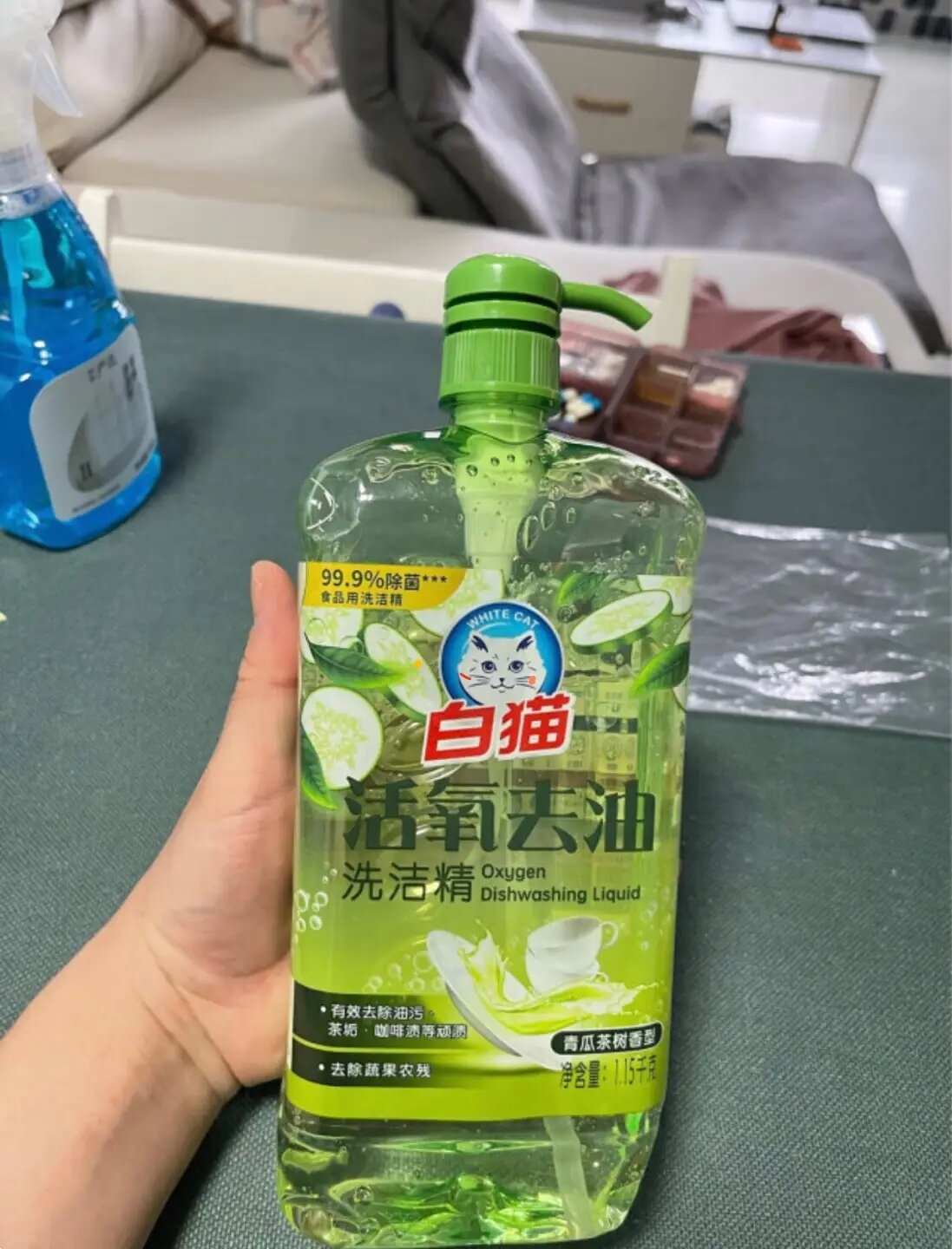 白猫活氧去油洗洁精测评:有效去除油污,香调自然
