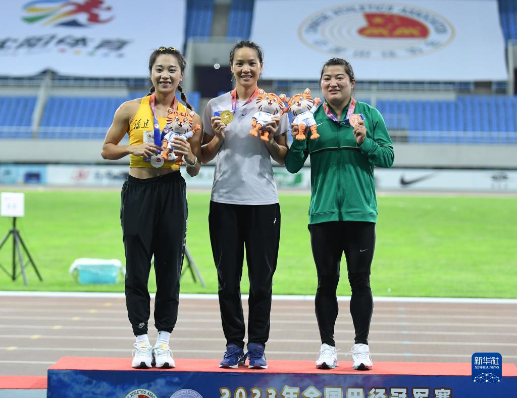 田径——全国冠军赛:女子100米韦永丽与葛曼棋获得冠军与亚军