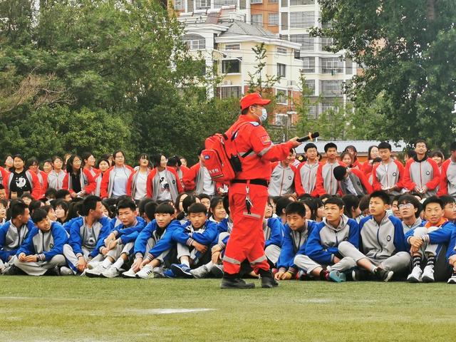 沭阳县正德中学举行"应急演练 筑牢生命线"安全疏散演练活动