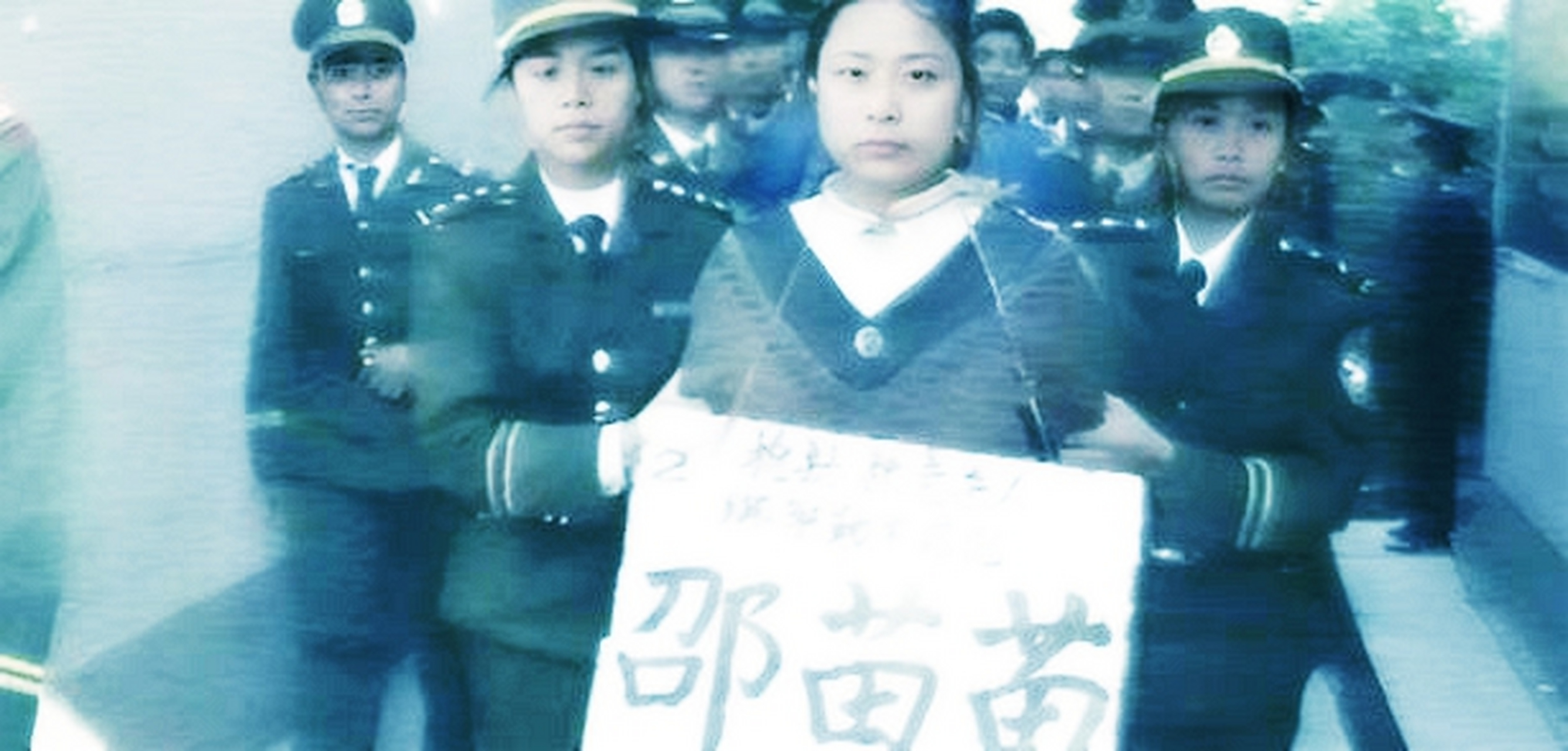 邵苗苗学历不高,但他有办法说服全国冠军桑多·乔立夫听命于他.