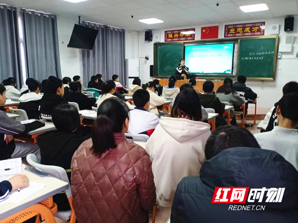 安乡县黄山头中学:教研花开五月天 同心掬得满庭芳