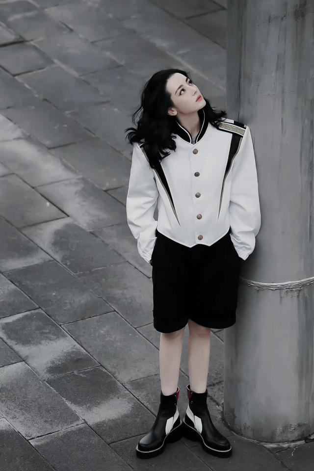 热巴lv活动造型yyds!白马王子和暗黑公主之间无缝切换