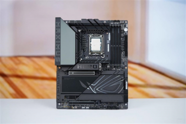 酷睿Ultra 200旗舰座驾！ROG MAXIMUS Z890 HERO主板图赏