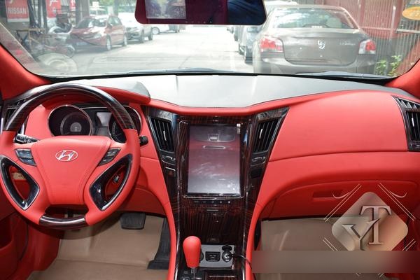 现代索纳塔八内饰个性改装 车身改色