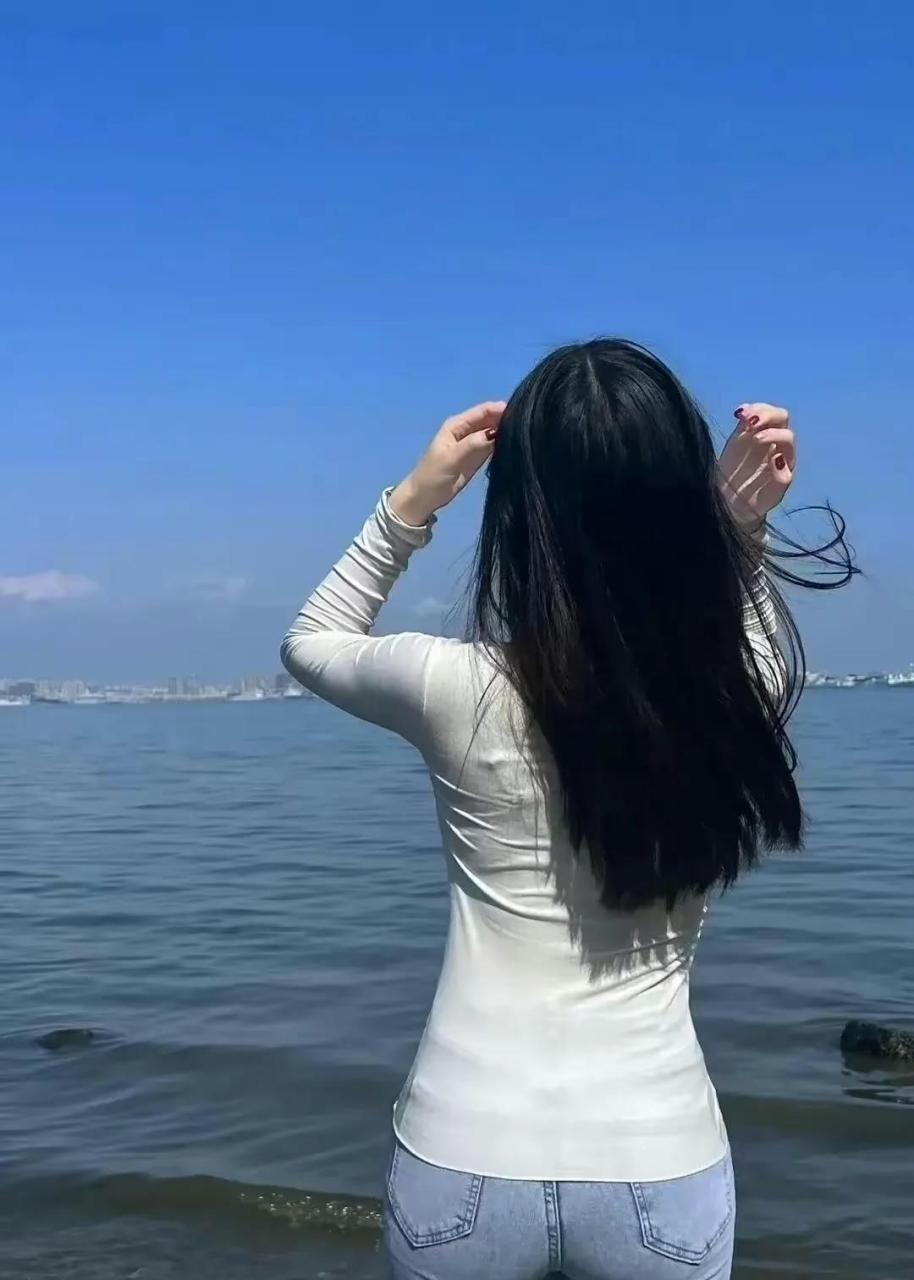 陪女同事看海,一股海鲜味吹来