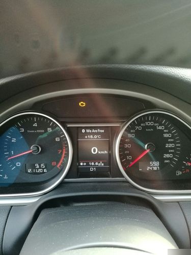 奥迪q7发动机故障灯发亮怎么回事