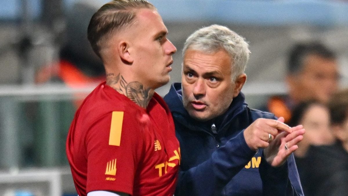 穆里尼奥:卡尔斯多普知道自己为什么不能进大名单 队友也都知道