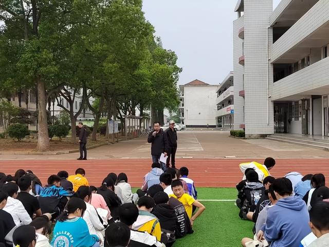 澧县小渡口镇中学开展防灾减灾应急疏散演练活动