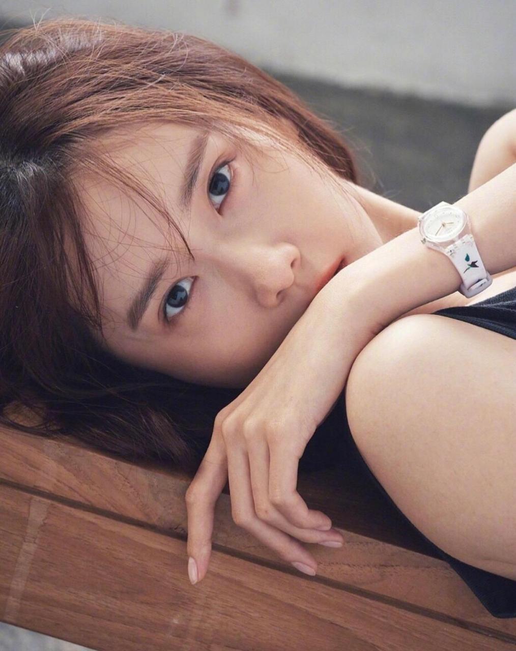最近,一则关于韩国女星林允儿的消息在网络上引起了广泛的关注和议论.
