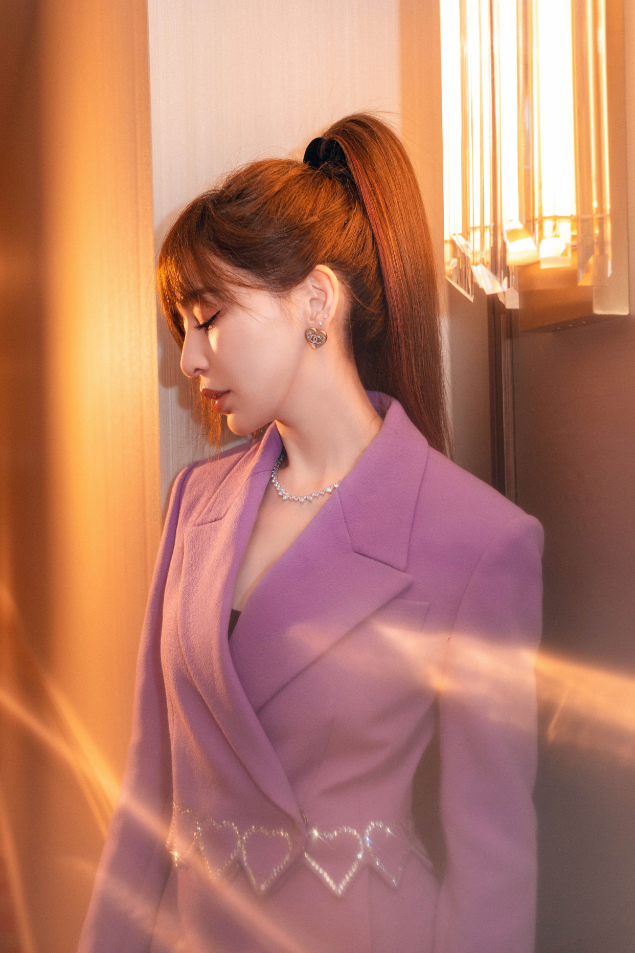 甜心教主王心凌最新光韵写真来袭 长长睫毛弯啊弯 尽显甜辣霸气