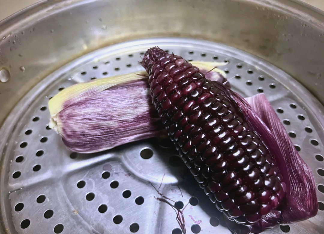 奉城美食探秘:紫甜糯玉米,一款你未曾尝过的粗粮新宠