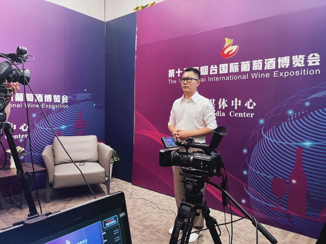 克维利:格鲁吉亚文化推广大使伊小军接受中国日报媒体的采访