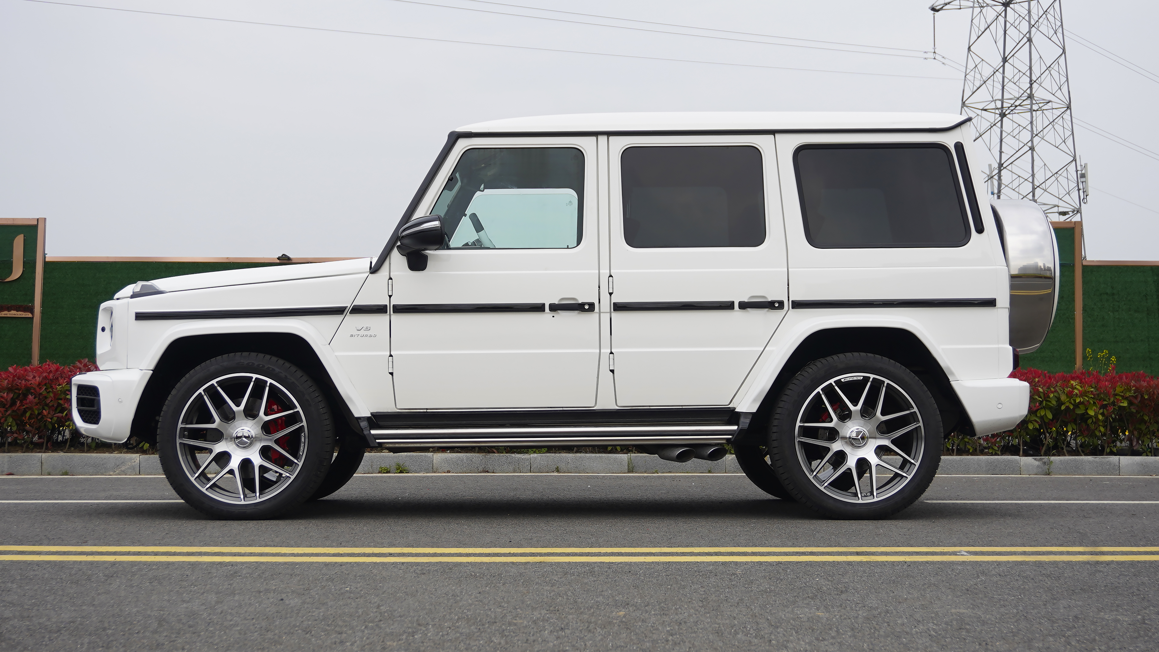 老款白色大g升级新款g63外观!分享作业!