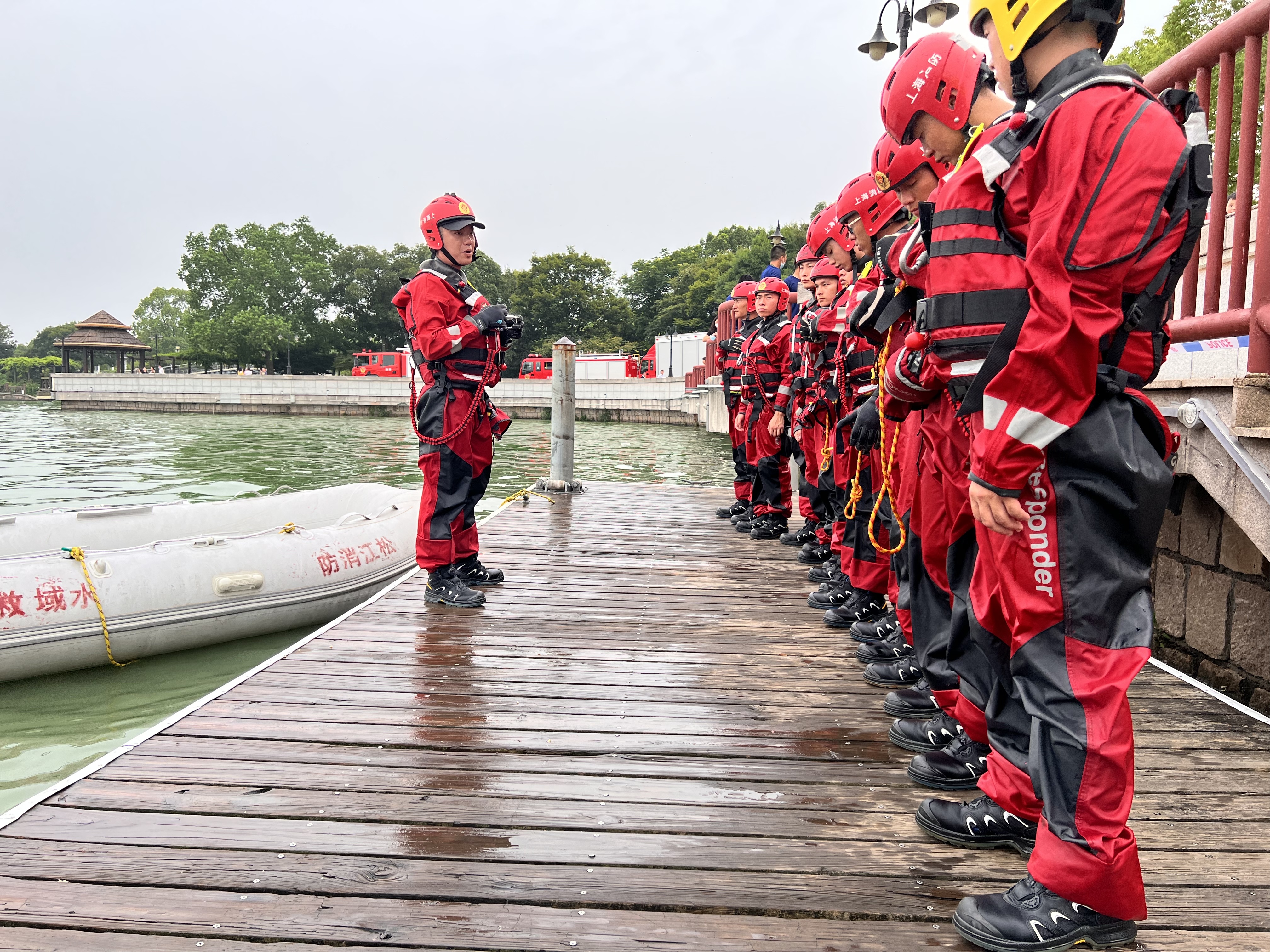 锤炼"水上功夫",松江消防开展夏季水域救援专项演练