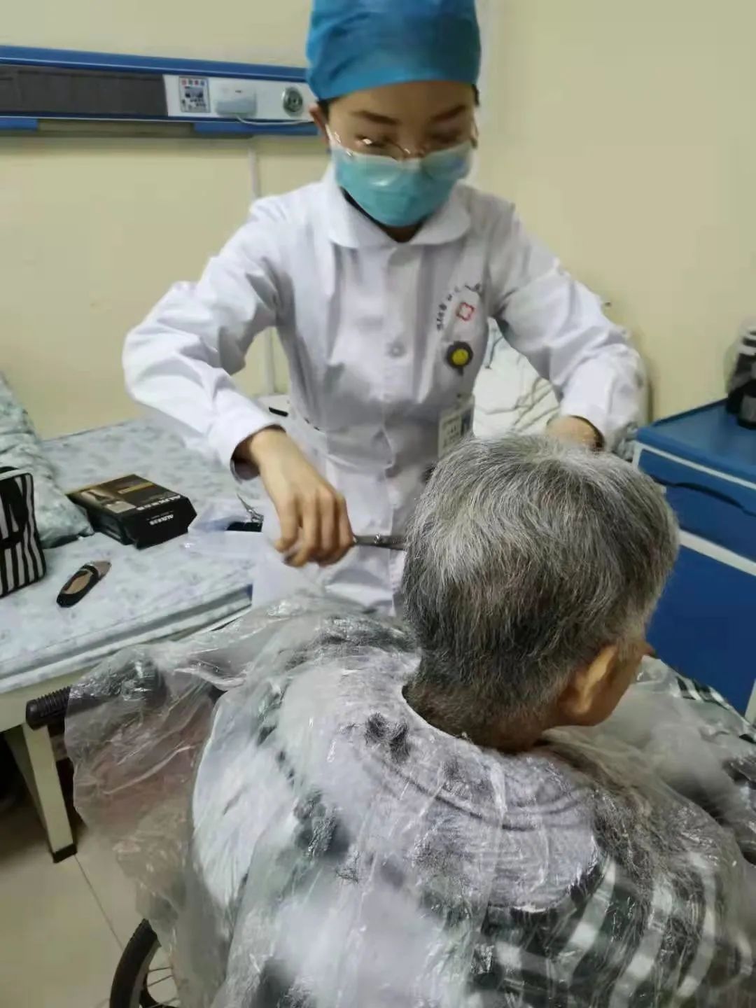 市三院这些医护人员好样的