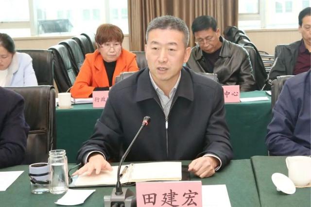 田建宏出席座谈会 宣威市党政领导到经开区考察