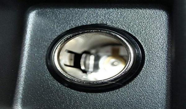 汽车点烟器安装的车载充电器用一段时间就坏怎么回事!