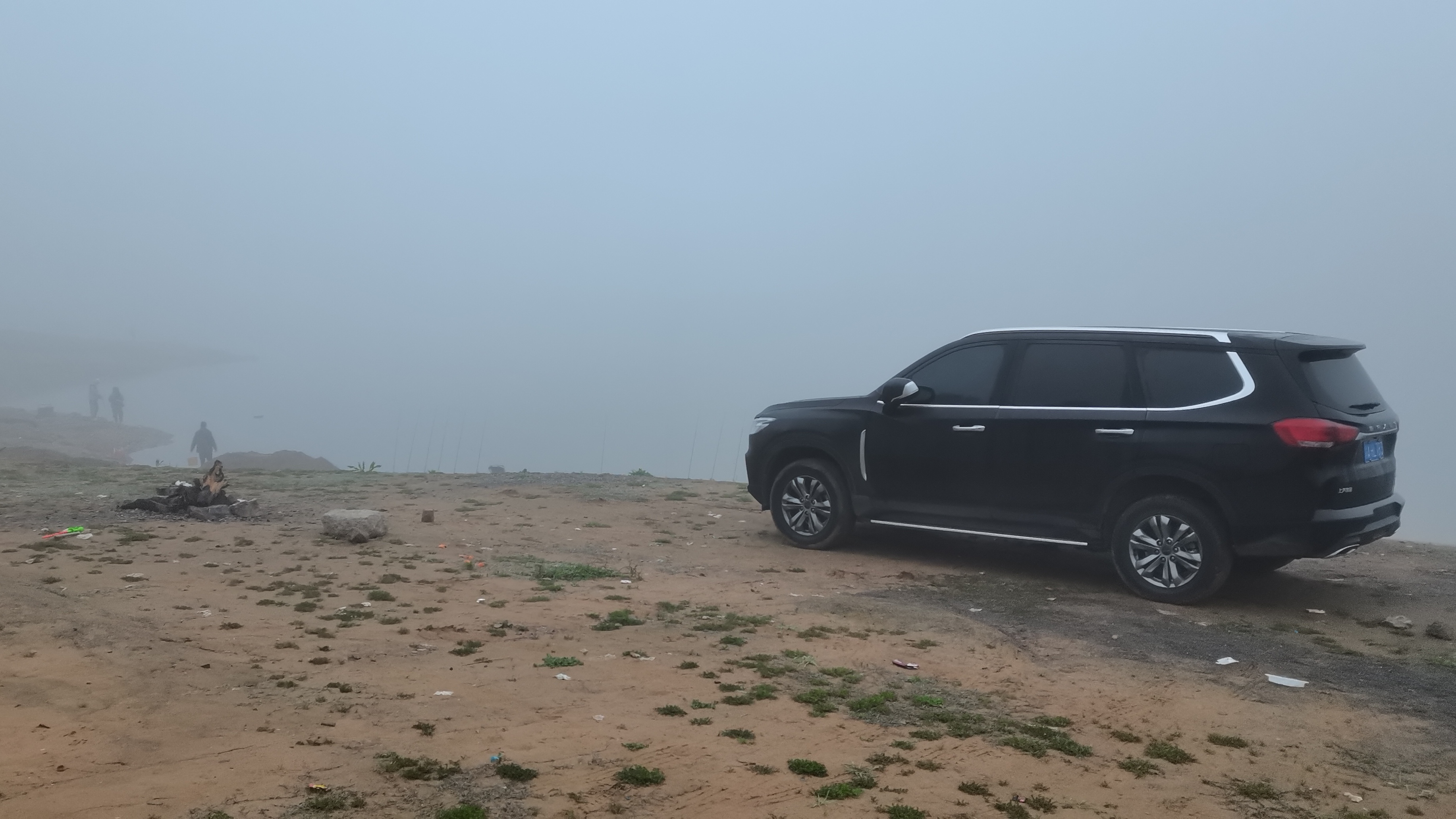 怎么去流浪?我把大通d90改成了床车