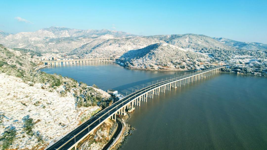 中交四航局浙江温州228国道苍南龙沙至岱岭段全线贯通