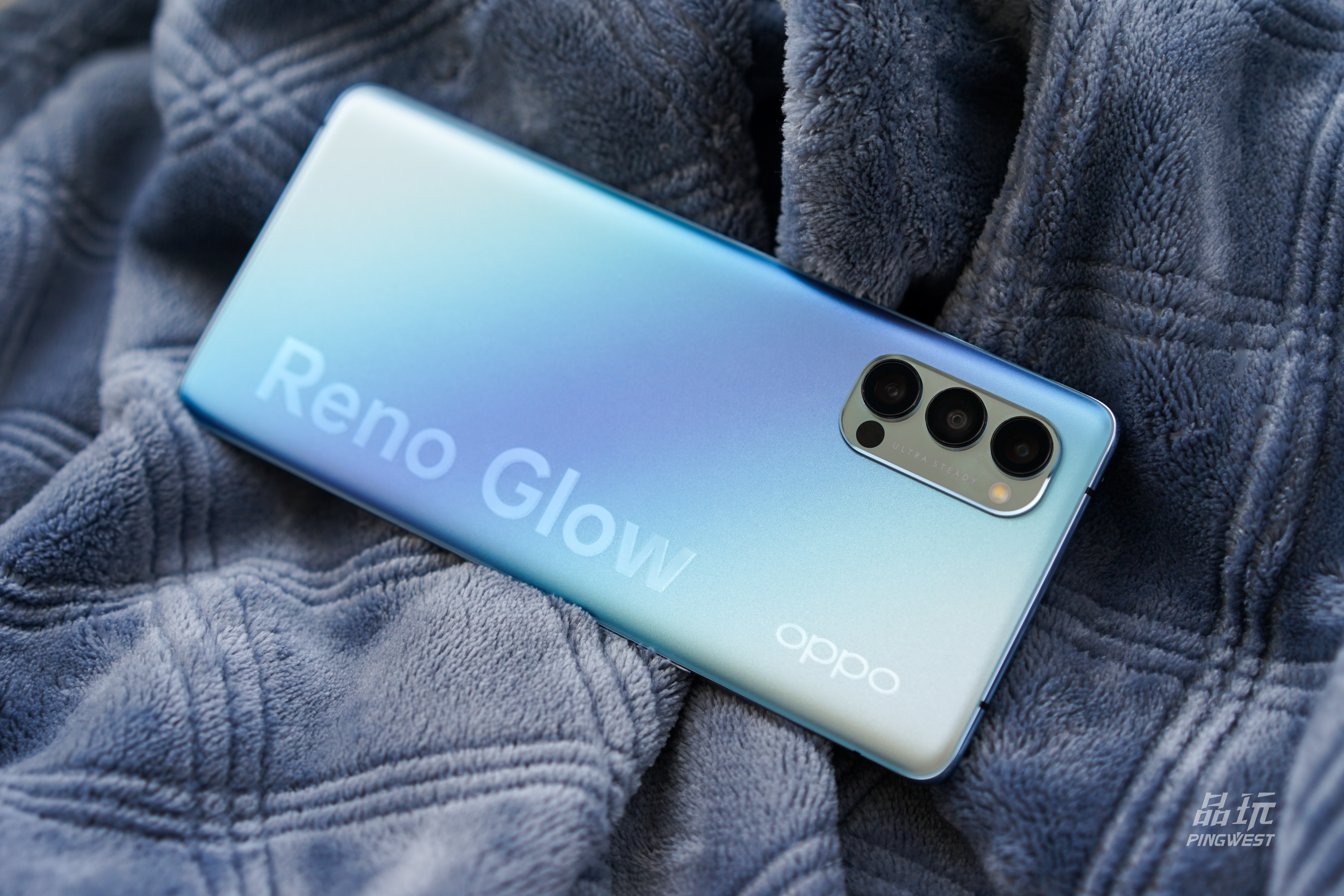 oppo reno4 pro:5g 的夏天,这个瘦子带着 65w 跑了