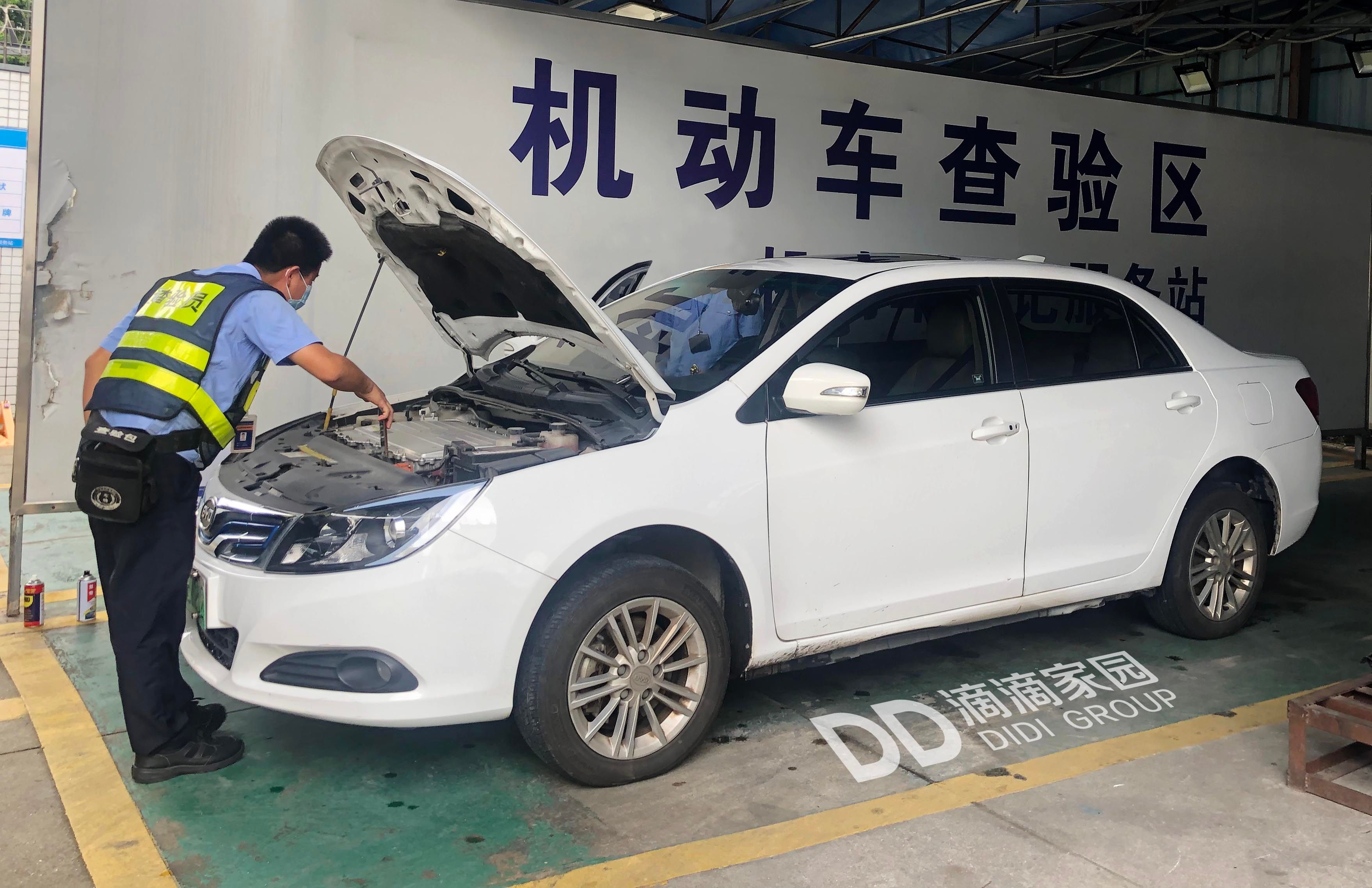 深圳新車上牌怎麼辦理,新車臨牌能用多久?