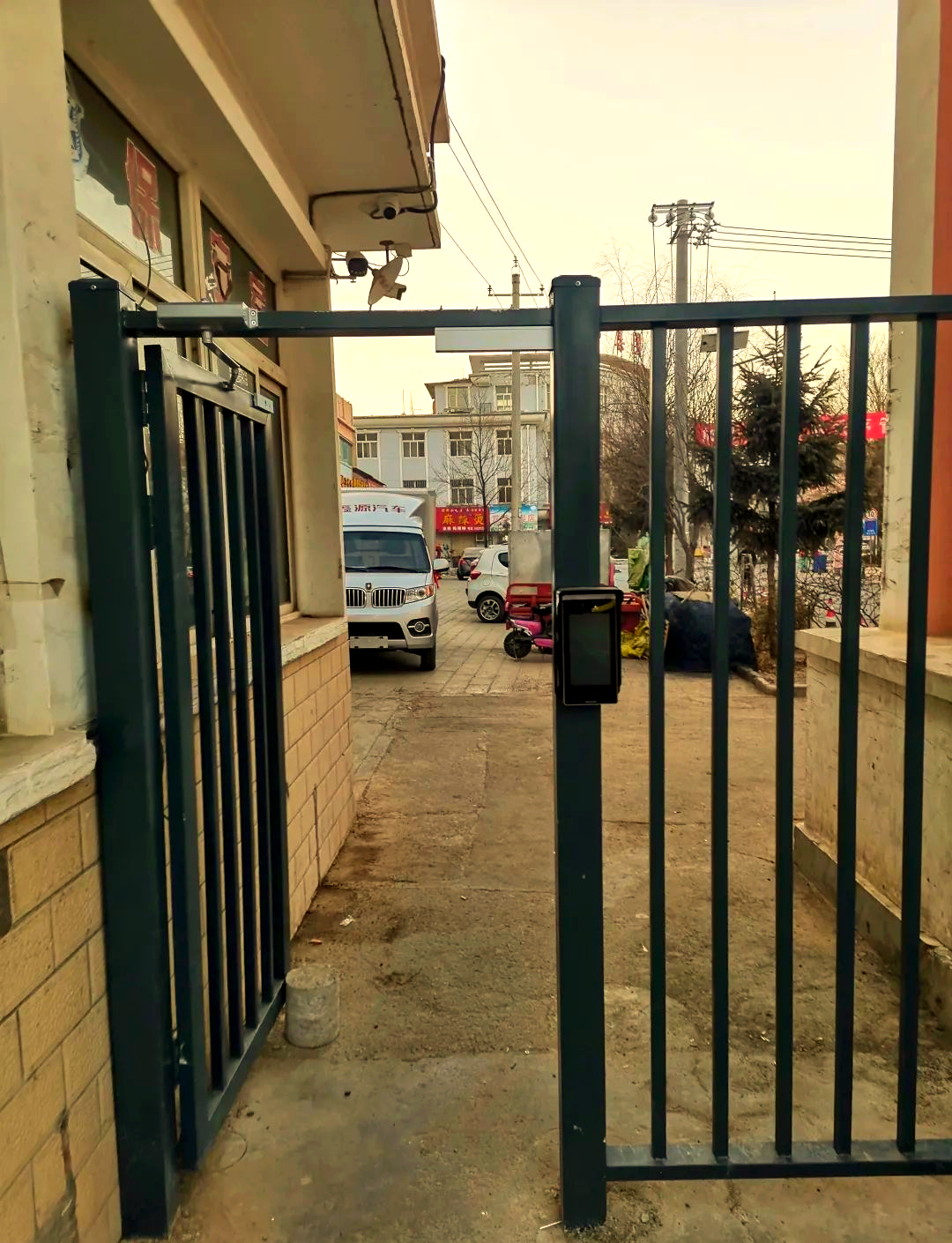 东苑小区智慧物管系统门禁登记与使用指南