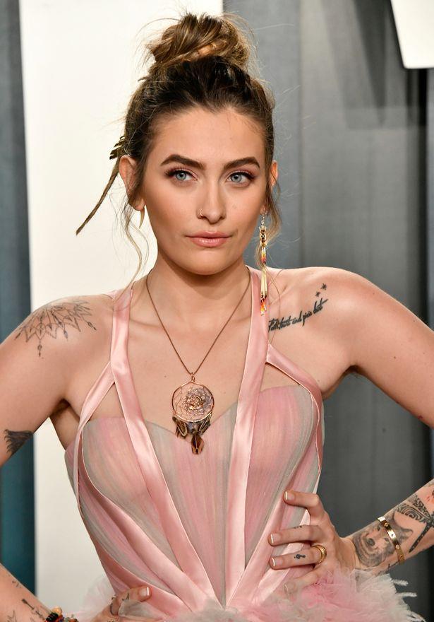 迈克尔·杰克逊的女儿帕里斯,穿皮毛一体大衣气质居然这么高级!