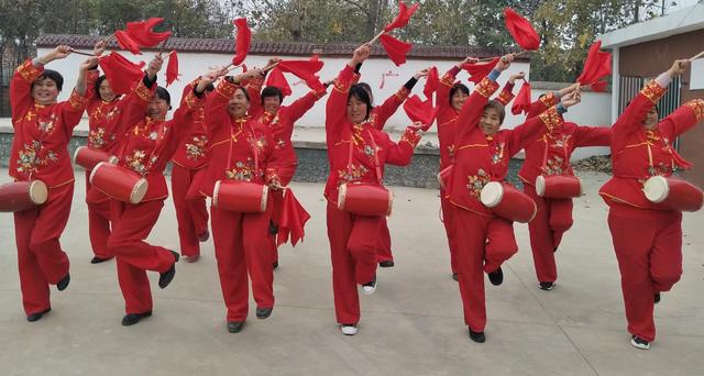 小小腰鼓萦乡愁