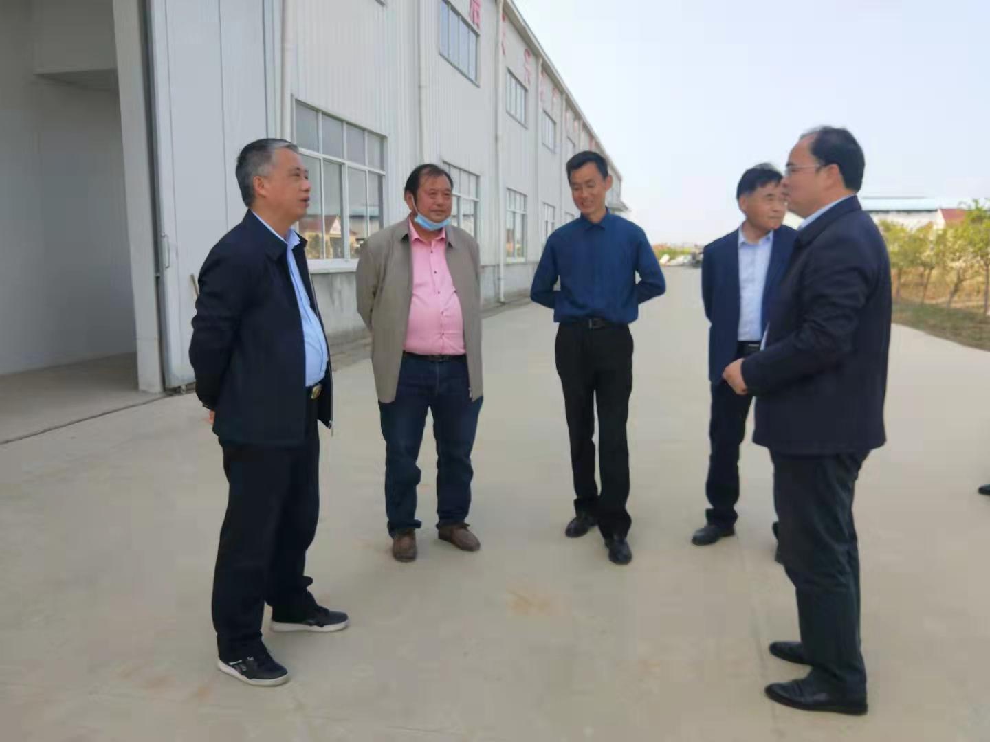 陈诗军赴枣阳等地调研美丽乡村建设和农场改革发展工作