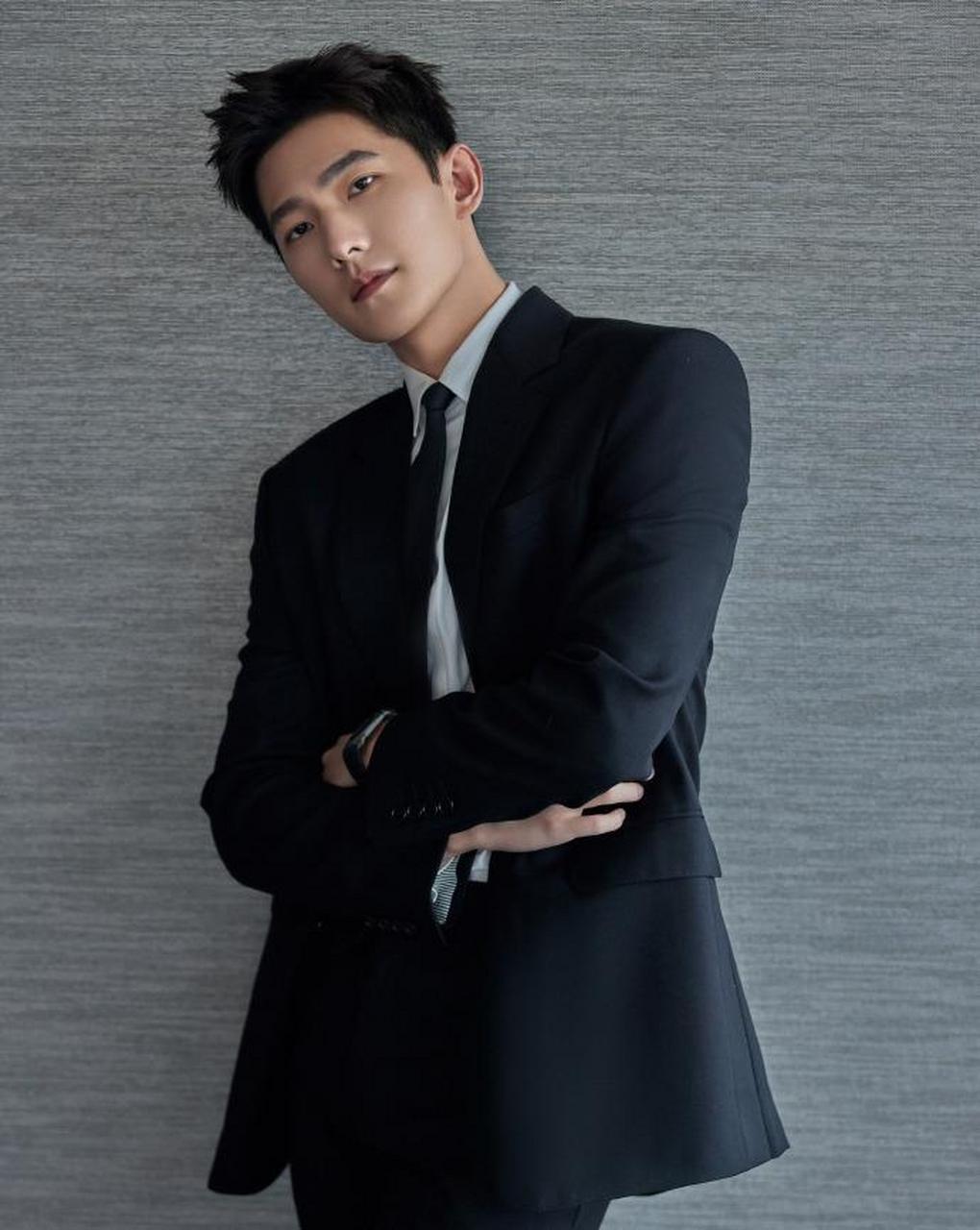 杨洋王楚然恋情#近日,有八卦媒体拍到王楚然连续三天前往杨洋在珊海