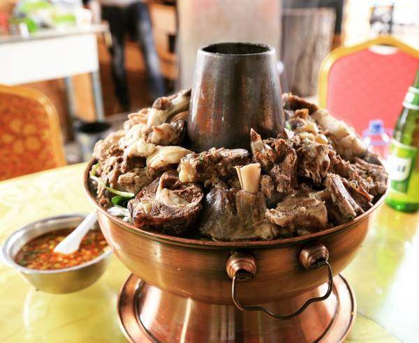 土土的美味,还能御寒,新疆土火锅!