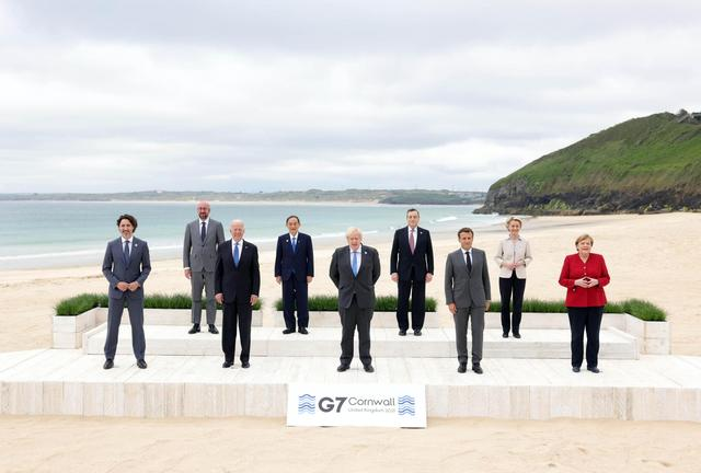 g7峰会合影图片