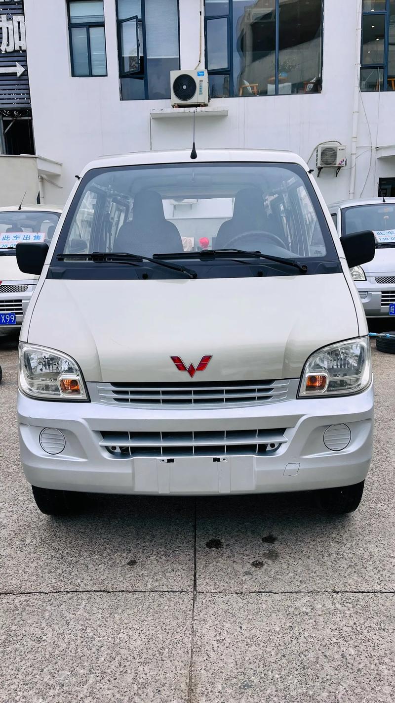 五菱之光06年手续齐全无事故状态良好值多少钱