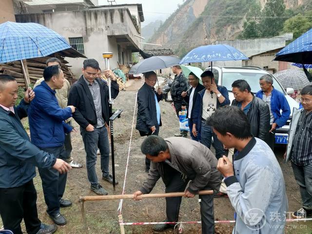 會澤縣迤車鎮全力以赴跑出渝昆高鐵項目建設