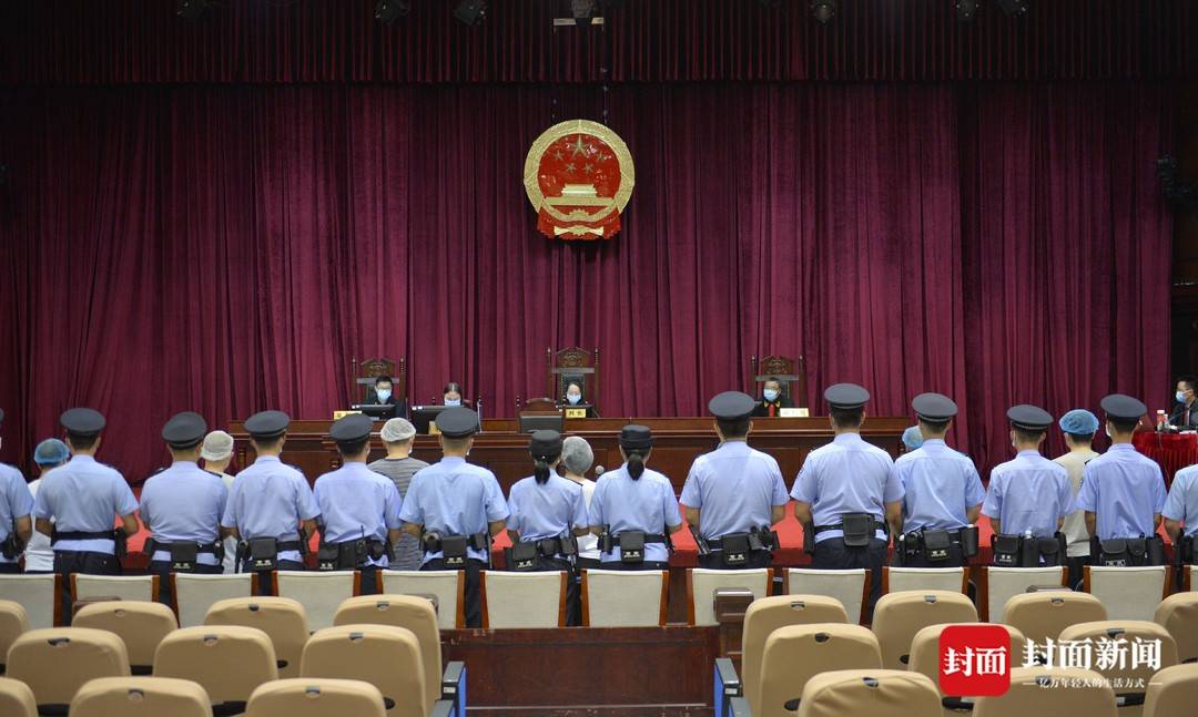 成都新津这个黑恶势力集团受审:曾在当地经营餐饮,夜总会"一条龙"