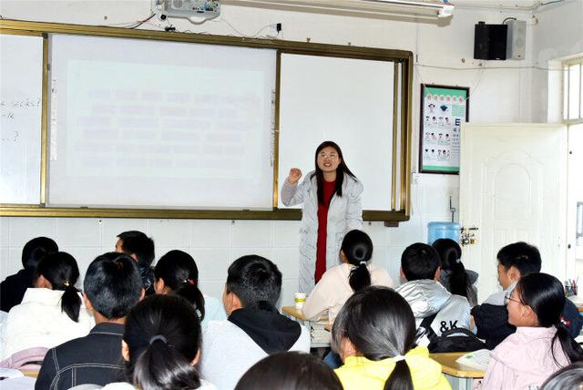 富源县墨红中学与麒麟区东山三中开展联合教研活动