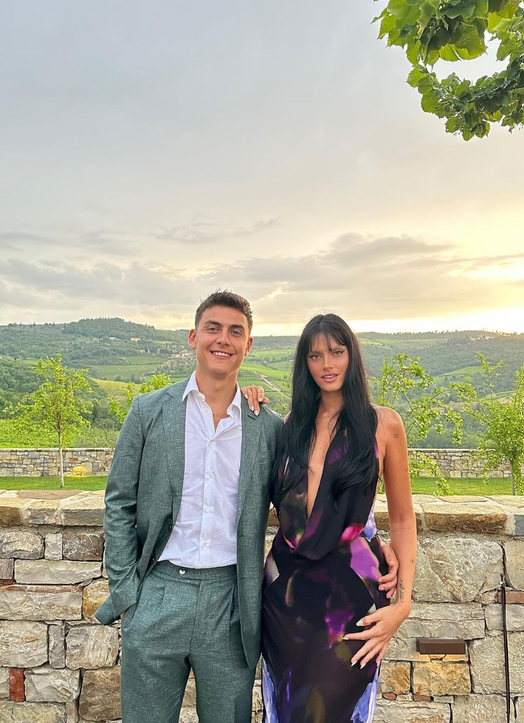 恭喜78迪巴拉与女友举行婚礼,相恋6年修成正果97