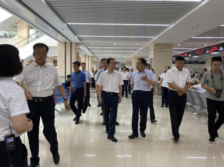 康巴什区雍景紫台小区业主期盼多年的办证愿望如愿而至