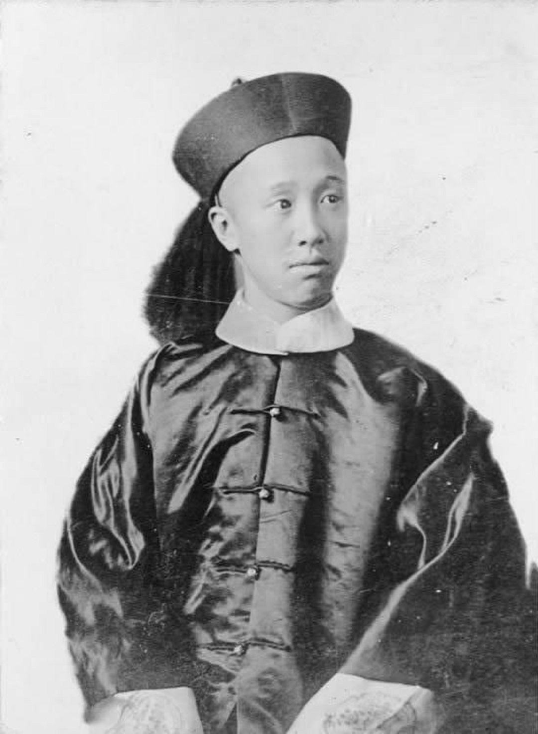 你知道清朝级别最大的官吗?比皇帝权力还要大,整个清朝只有2位