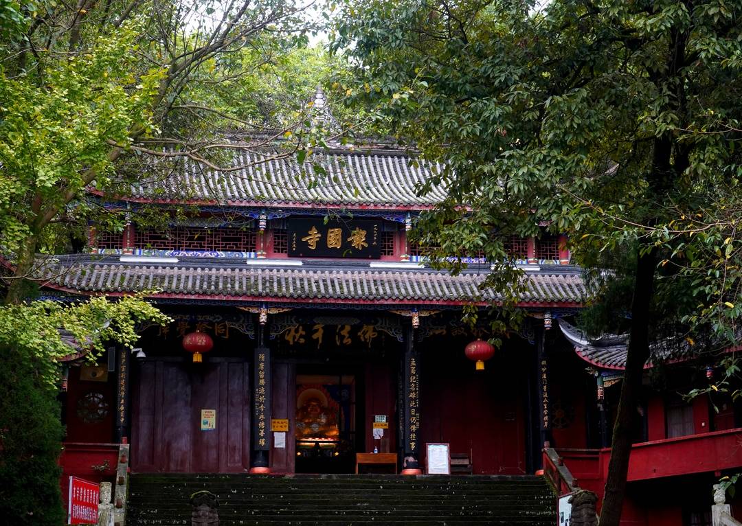 川渝秘境|探访四川乐至报国寺:千年"树抱佛"奇观 曾吸引央视《走进