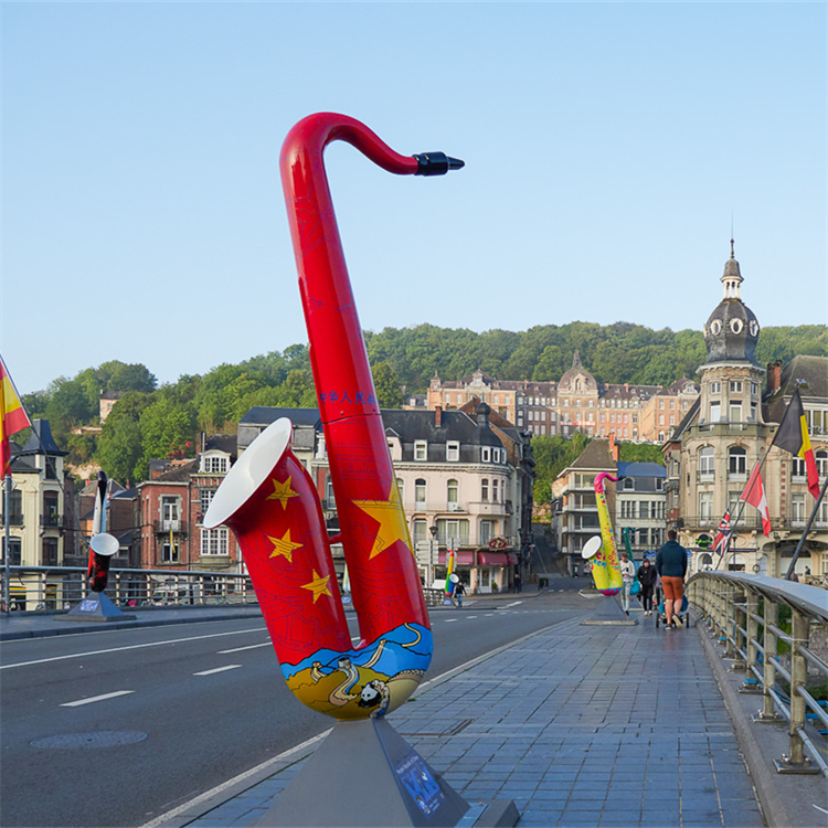 不锈钢萨克斯雕塑,西方乐器主题雕塑