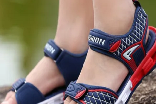 夏天穿凉鞋脚出汗怎么办