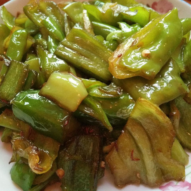 油焖尖椒,香辣过瘾,十分下饭