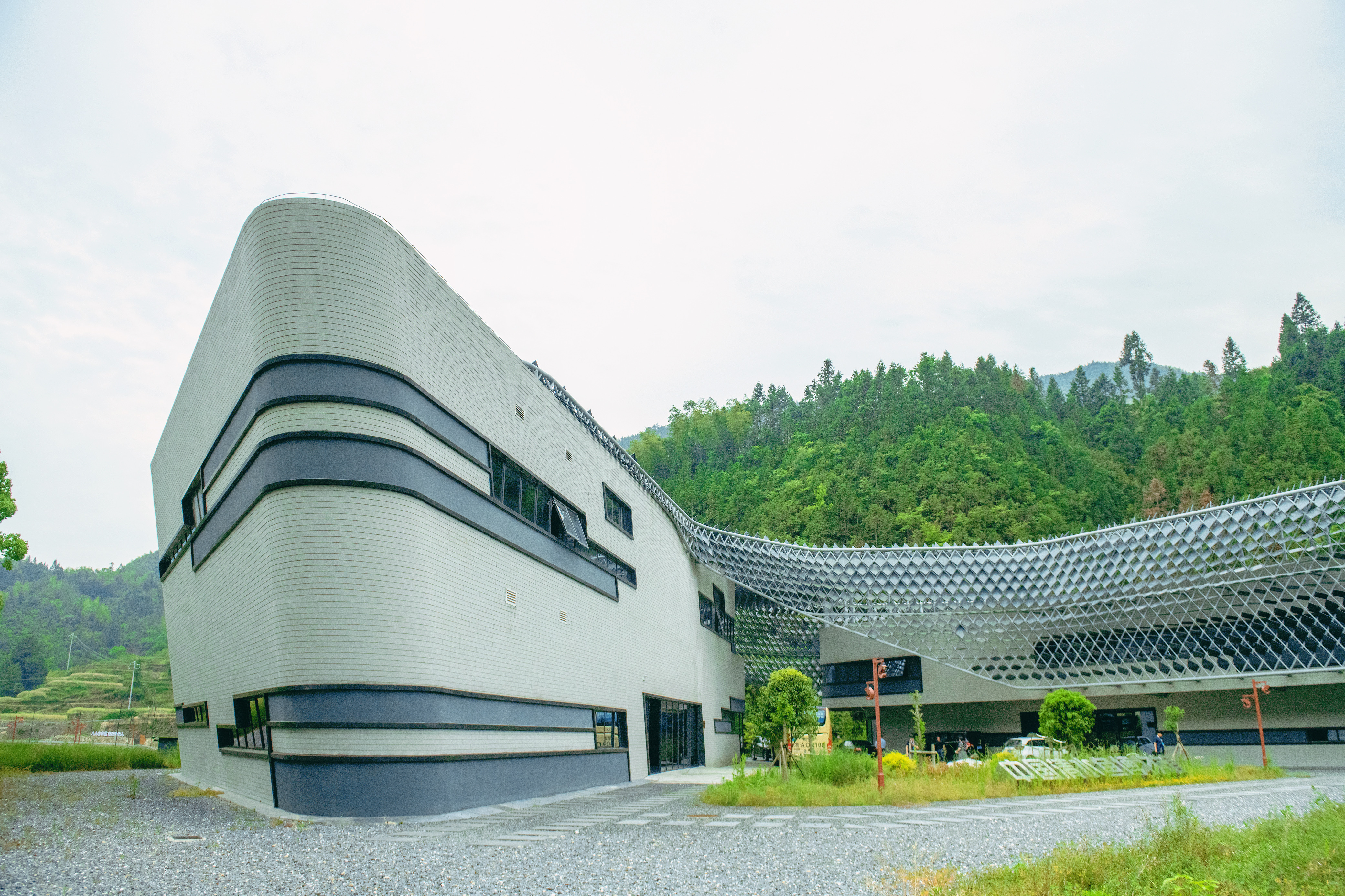 衢州藏了個超有趣的博物館,以魚為主題,建在山清水秀的古村之中